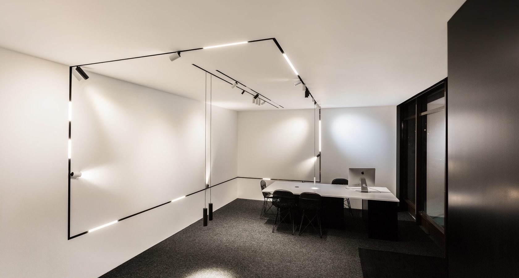 1664829788_5-amiel-club-p-nakladnie-lineinie-svetilniki-v-interere-i-7